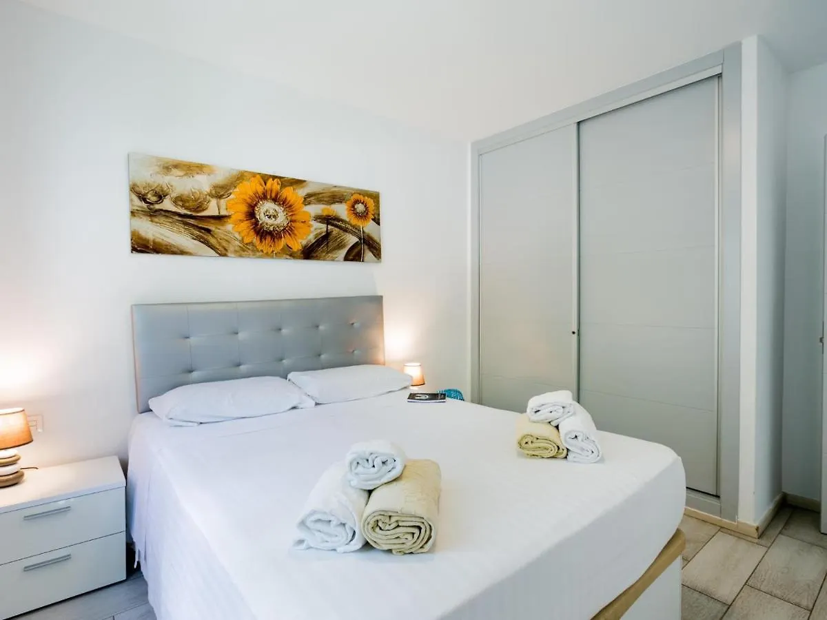 A13 Optimist Beautiful And Comfortable Playa de las Americas  Spain