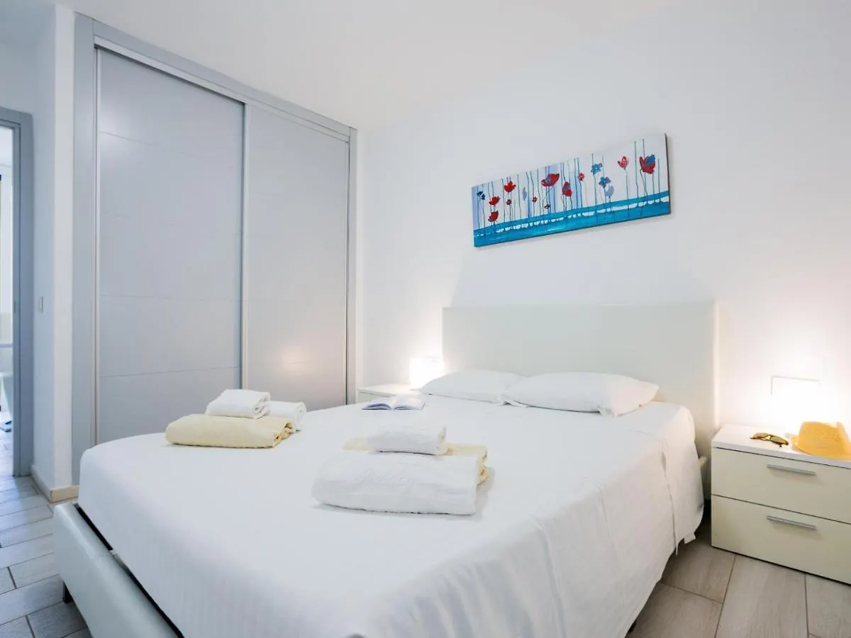 A13 Optimist Beautiful And Comfortable Playa de las Americas  Apartment
